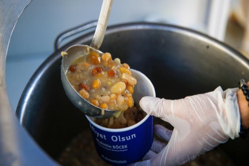 BÜYÜKŞEHİR’DEN AŞURE İKRAMI 