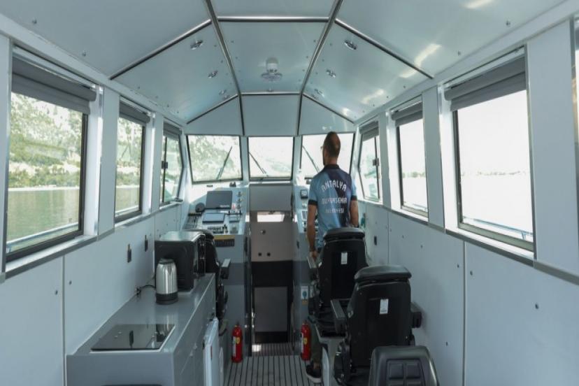 BÜYÜKŞEHİR’DEN DENİZ KİRLİLİĞİNE MÜDAHALE 