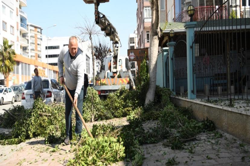 CAMİ BAHÇELERİNDE RAMAZAN TEMİZLİĞİ