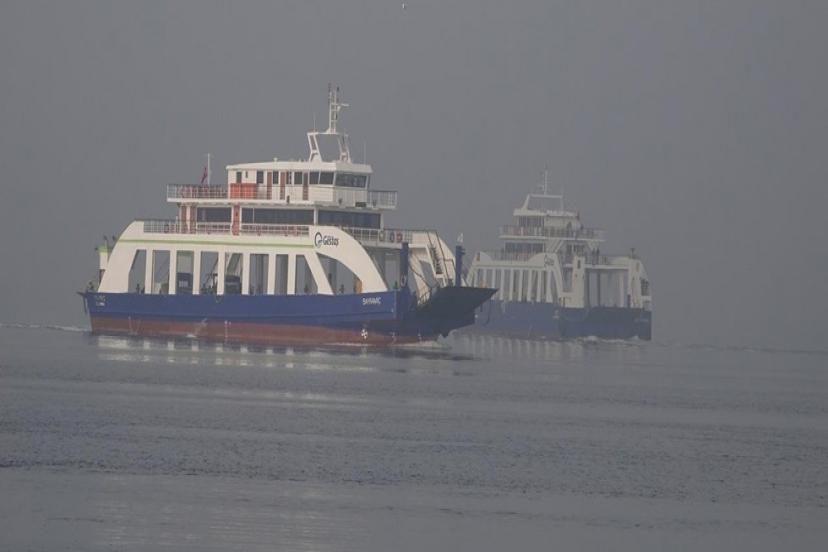 ÇANAKKALE'DE SİS NEDENİYLE DURDURULAN SEFERLER YENİDEN BAŞLADI 
