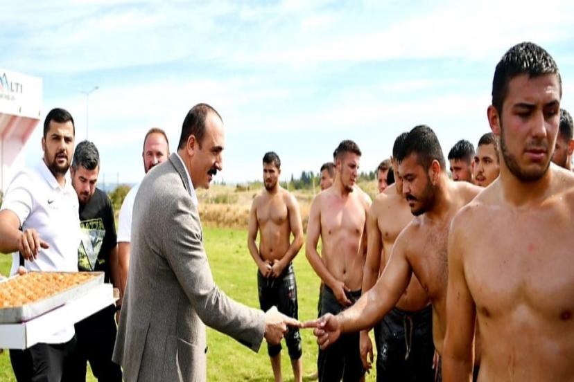 CEM KOTAN GÜREŞÇİLERLE BULUŞTU 