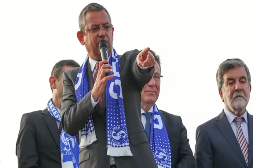 CHP LİDERİ ÖZEL, ŞÜKRÜ GENÇ'E ÇAĞRI YAPTI