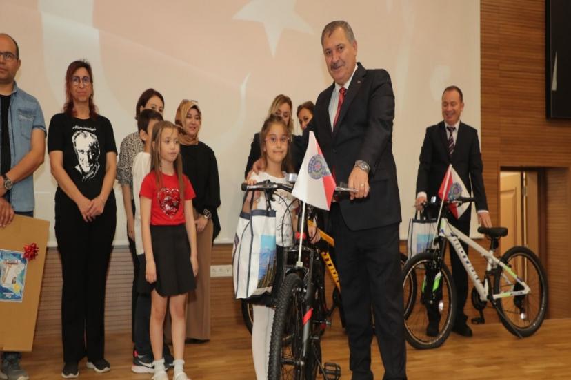 ÇOCUK GÖZYÜLE POLİS RESİM YARIŞMASI ÖDÜL TÖRENİ YAPILDI