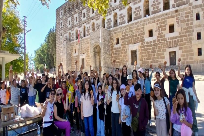 CUMHURİYET HAFTASINDA ÇOCUKLARA ASPENDOS-SİDE GEZİSİ