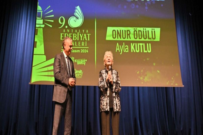 DEMOKRASİ İÇİN SANAT