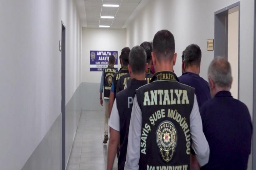 DUBLÖRLÜ DOLANDIRICILIK ÇETESİ ÇÖKERTİLDİ