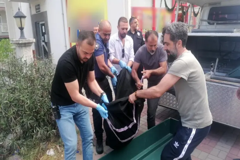 EKİPLER, YAŞLI KADININ CANSIZ BEDENİYLE KARŞILAŞTI