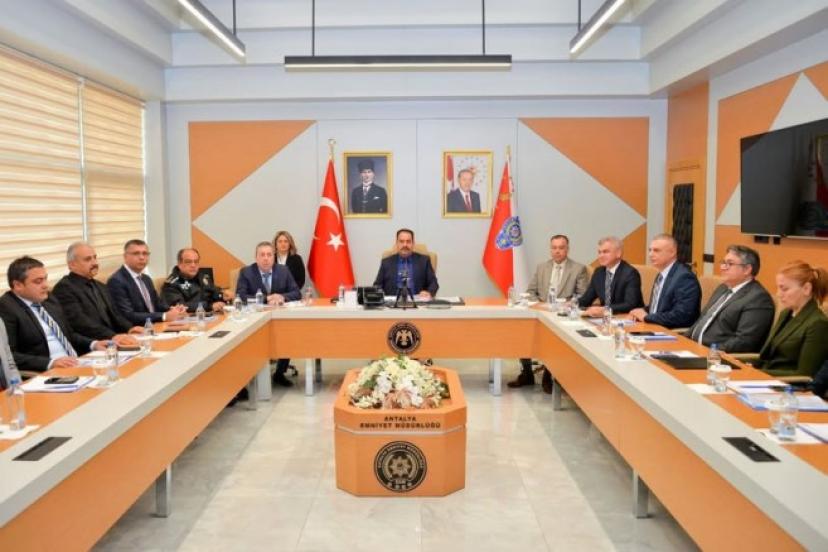 EMNİYET MÜDÜRÜ ARSLAN'DAN YILBAŞI TEDBİRLERİ TOPLANTISI