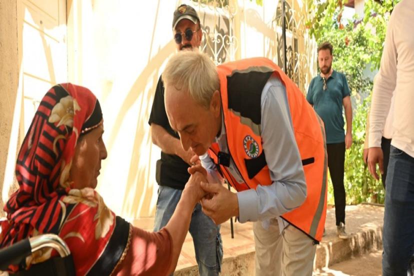 ENGELLİ ANNE İÇİN SOKAK HIZLA ASFALTLANDI