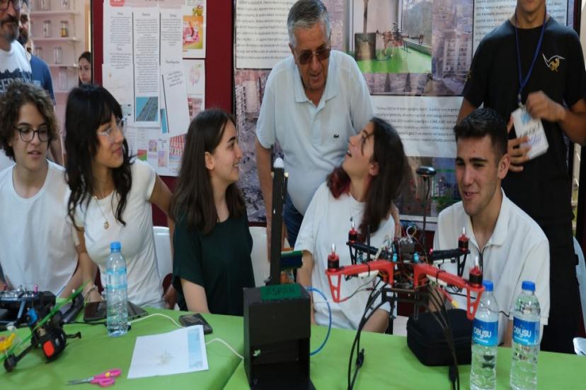 GÖYNÜK'TE TÜBİTAK 4006 BİLİM FUARI 