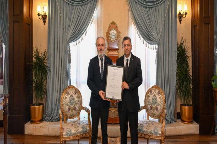 HÜKÜMET KONAĞINDA YEK- G  GURURU