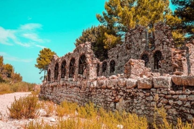 İDYROS ANTİK KENTİ’NE OTEL PROJESİ TEPKİ TOPLUYOR