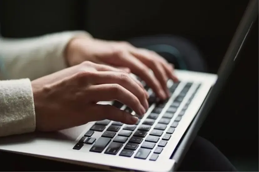 İNTERNET FİRMASI İCRA YOLLADI