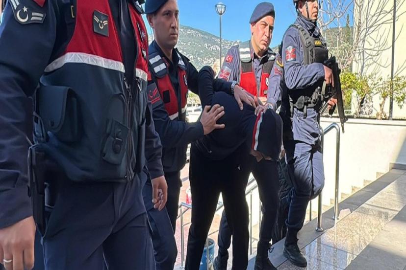 INTERPOL KIRMIZI BÜLTENLE ARIYORDU, BODRUM'DA YAKALANDI 