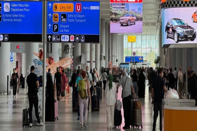 İSTANBUL HAVALİMANLARI YOLCU SAYISINI ARTIRDI 