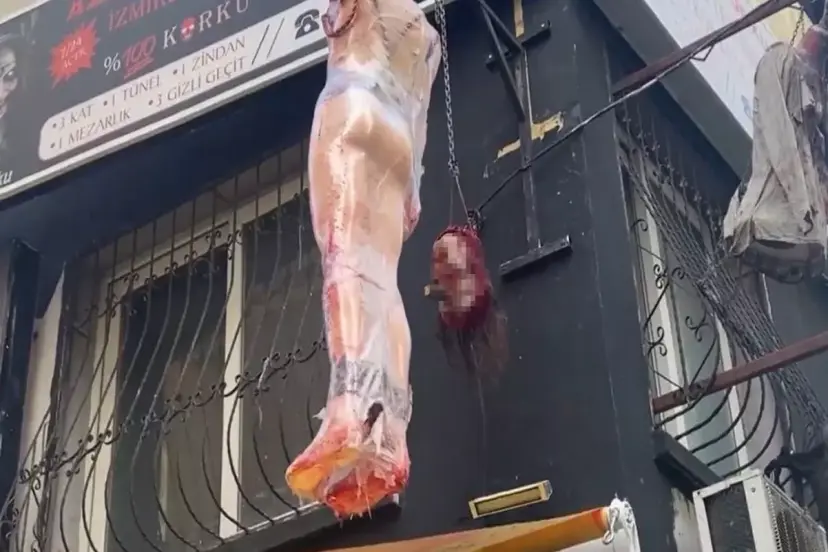 İZMİR'DE TÜYLER ÜRPERTEN GÖRÜNTÜ