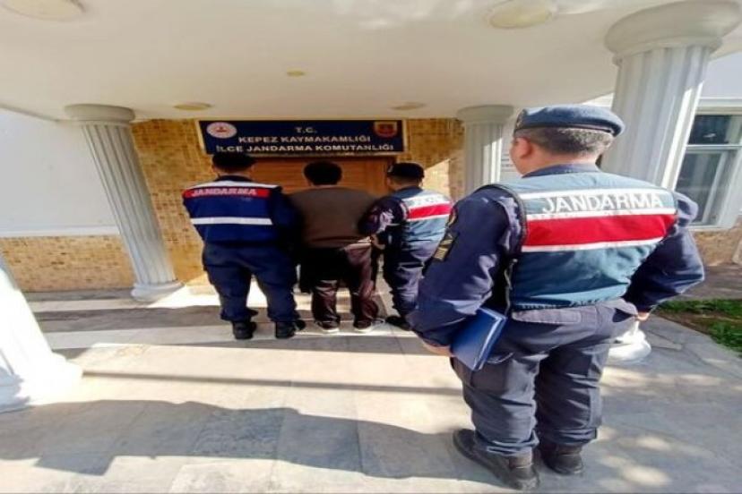 JANDARMADAN KAÇIŞ YOK...