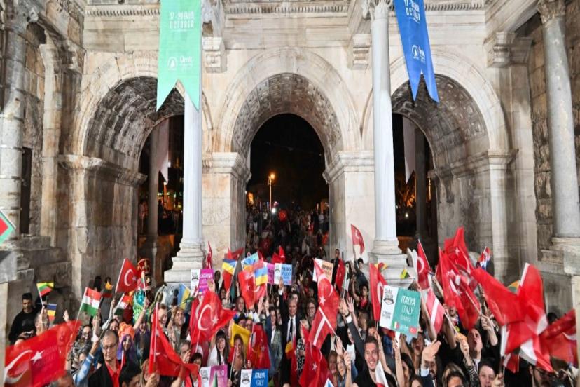 KALEİÇİ, DÜNYA KÜLTÜRLERİNİN BULUŞMA NOKTASI OLUYOR