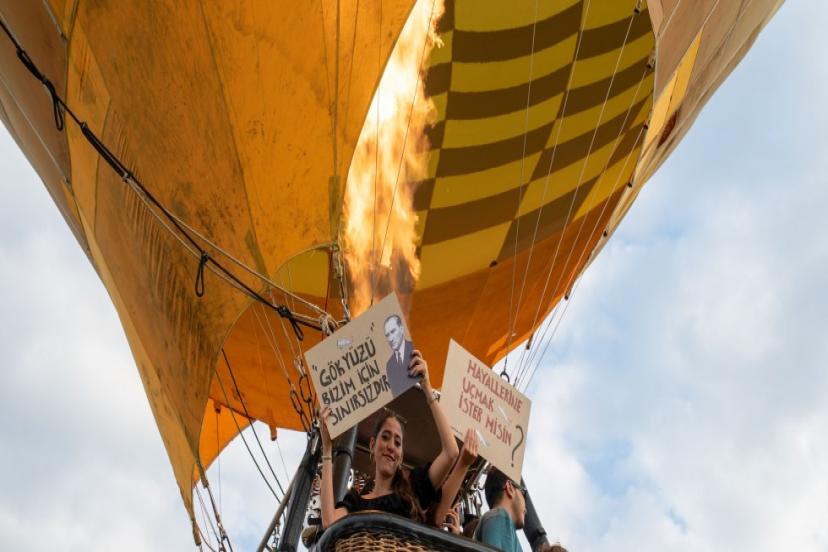 KAMPÜSTE GÖKYÜZÜNE AÇILAN KAPILAR: BELEK'TE BALONLARLA ÖZGÜRLÜK YOLCULUĞU