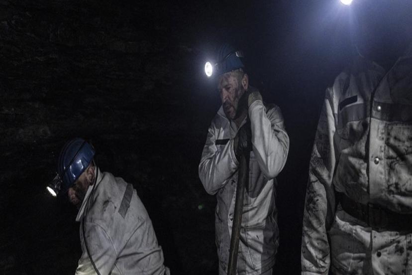 "KARA ELMAS" İÇİN YERİN YÜZLERCE METRE ALTINDA ÇALIŞIYORLAR