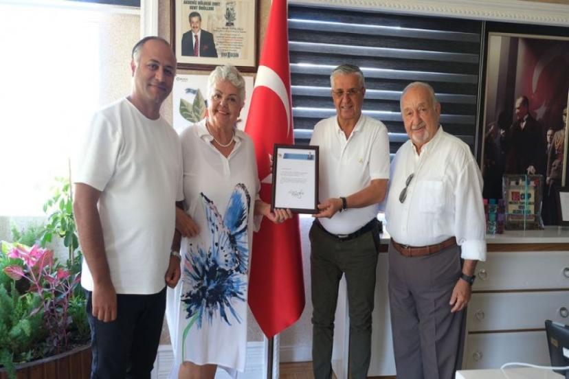 KARAMAN AİLESİNE PİYANO TEŞEKKÜRÜ