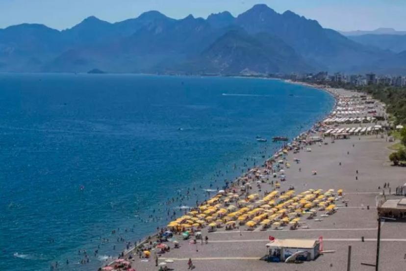 KAVURUCU SICAKTA PLAJLAR DOLDU