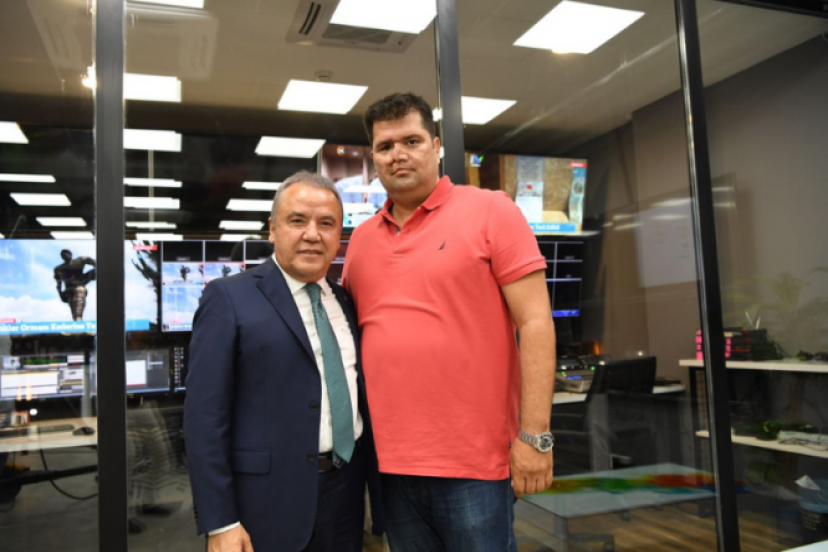 KAYIT DIŞI YAYINA ‘KAYYUM’ DARBE: KANAL V VE 8 ŞİRKET DEVLET DENETİMİNE ALINDI