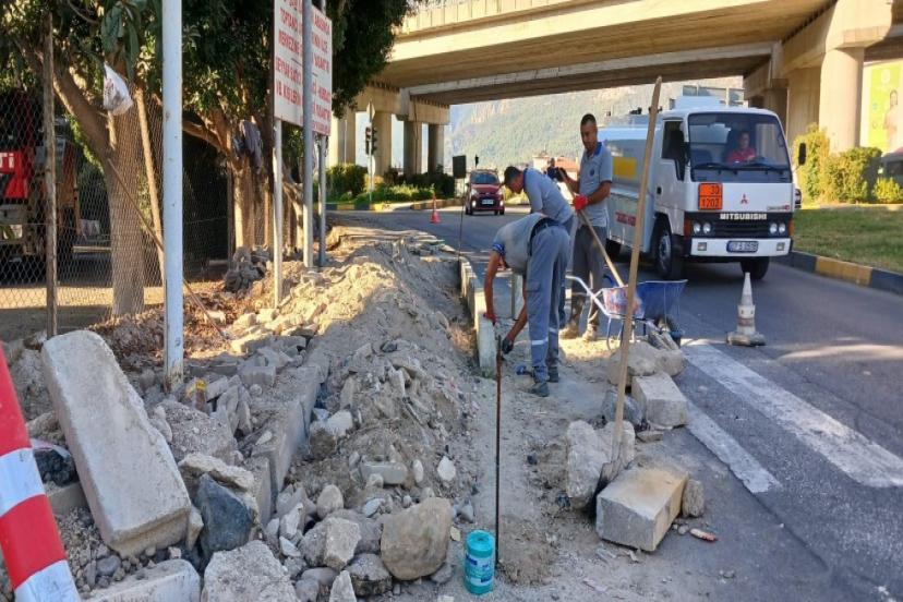 KEMER’DE ALTYAPI  ÇALIŞAMLARI DEVAM EDİYOR