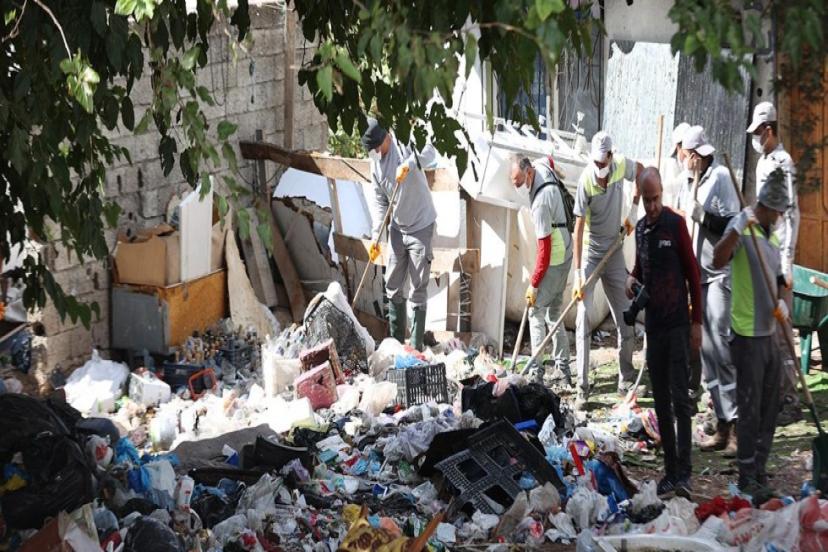 KEPEZ’TE TONLARCA ÇÖP TEMİZLENDİ: BELEDİYE VE POLİS ORTAK ÇALIŞTI