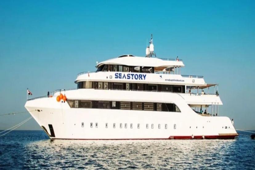 KIZILDENİZ'DE TURİST TEKNESİ BATTI