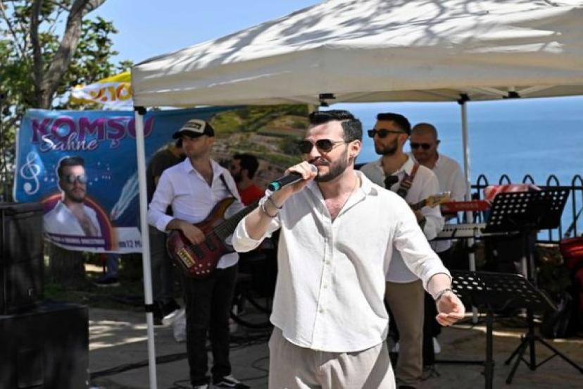 KOMŞU SAHNESİ İLE BULUŞTULAR