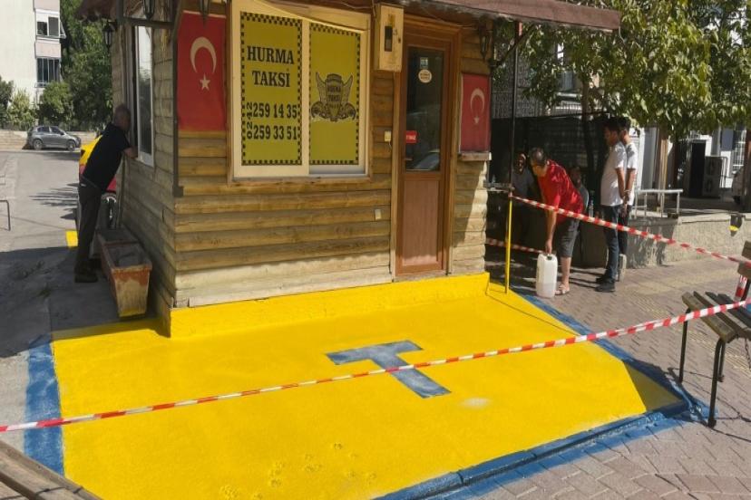 KONYAALTI'NDA TAKSİ DURAKLARI VE SOKAKLAR YENİLENİYOR