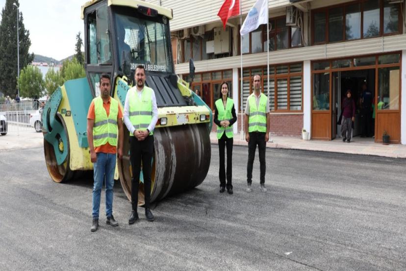 KORKUTELİ BELEDİYESİ ASFALT ÇALIŞMALARINA BAŞLADI