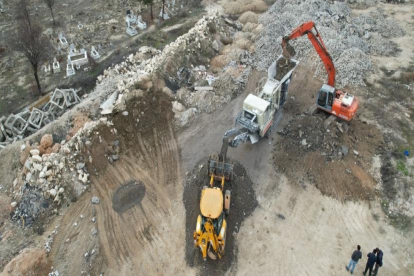 KORKUTELİ BELEDİYESİ, ATIK ASFALTI GERİ DÖNÜŞTÜRÜYOR