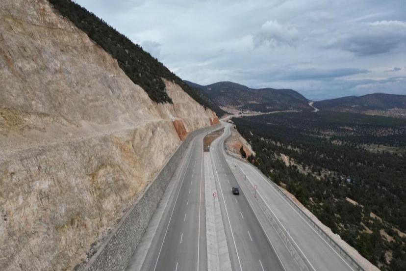 KORKUTELİ-ELMALI YOLU AÇILIYOR