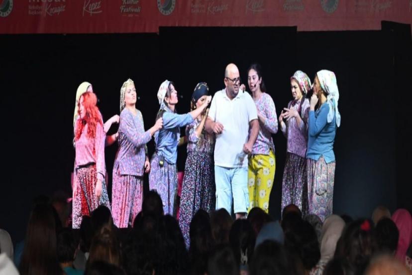 KÜLTÜR FESTİVALİ’NE “TROYALI KADINLAR ” DAMGA VURDU 