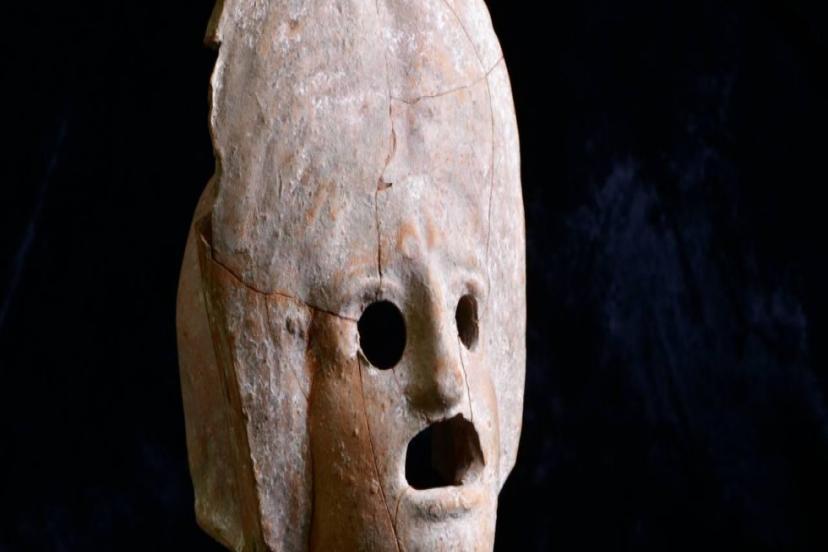 KÜTAHYA'DA 2 BİN YILLIK TİYATRO MASKI BULUNDU