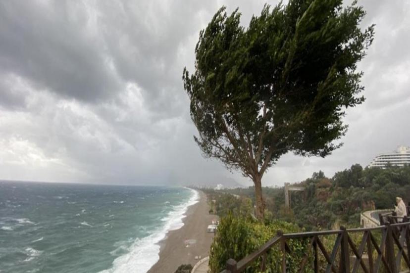 KUZEY EGE İÇİN FIRTINA UYARISI