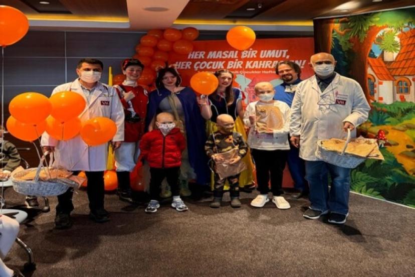 LÖSEMİLİ ÇOCUKLAR HAFTASI’NDA MORAL VE UMUT DOLU BİR TİYATRO 