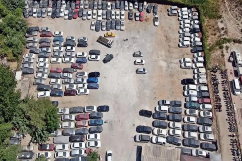 LÜKS ARAÇLAR ANTALYA YEDİEMİNDE ÇÜRÜYOR