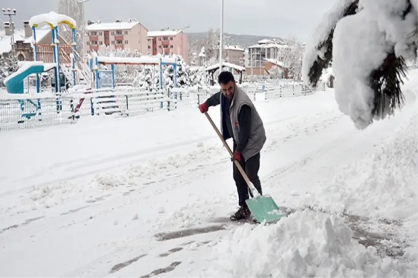 MART KAPI'DAN BAKTIRDI