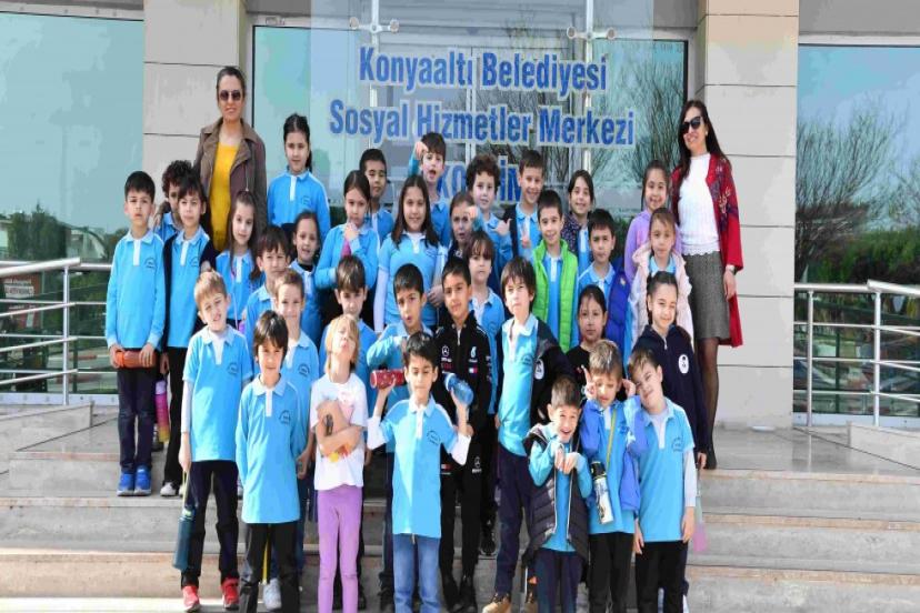 MİNİK ÖĞRENCİLER KÜTÜPHANE HAFTASINI KUTLADI