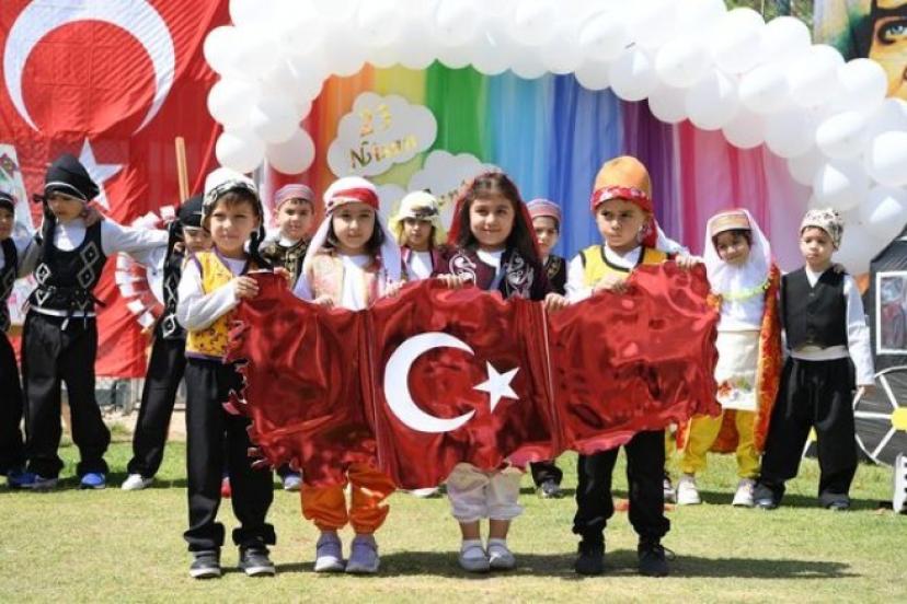 MİNİKLER 23 NİSAN’I KUTLADI