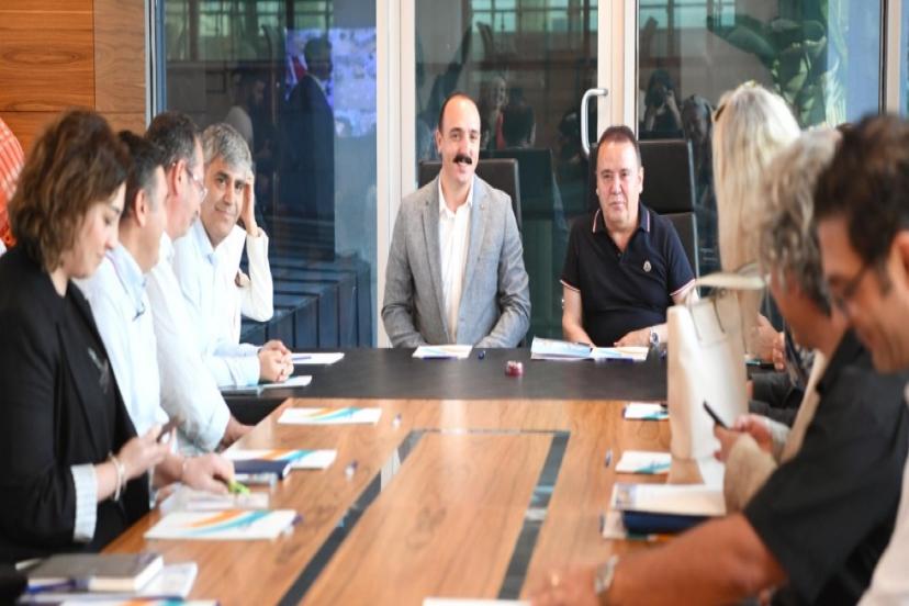 MUHİTTİN BÖCEK’TEN BAŞKAN KOTAN’A ZİYARET