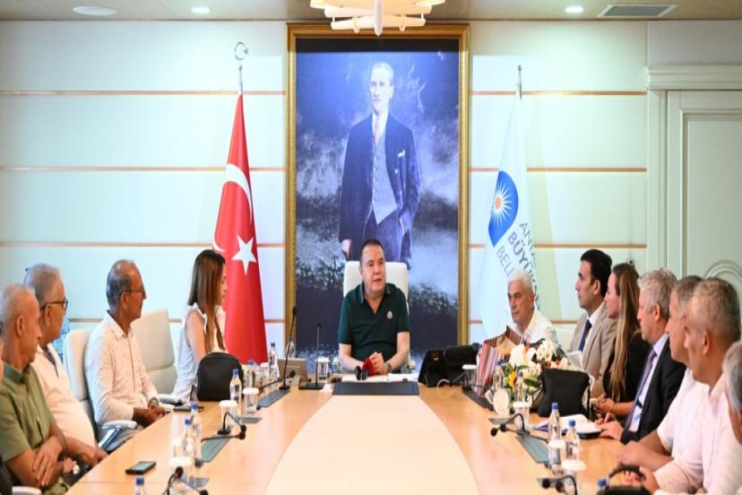 MUHTARLAR BAŞKAN BÖCEK’İ ZİYARET ETTİ