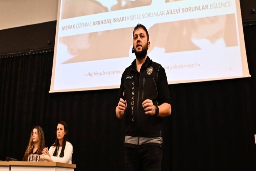 MURATPAŞA’DA AİLELERE UYARI: “BİR KİŞİ 16 KİŞİYİ BAĞIMLI YAPABİLİR”