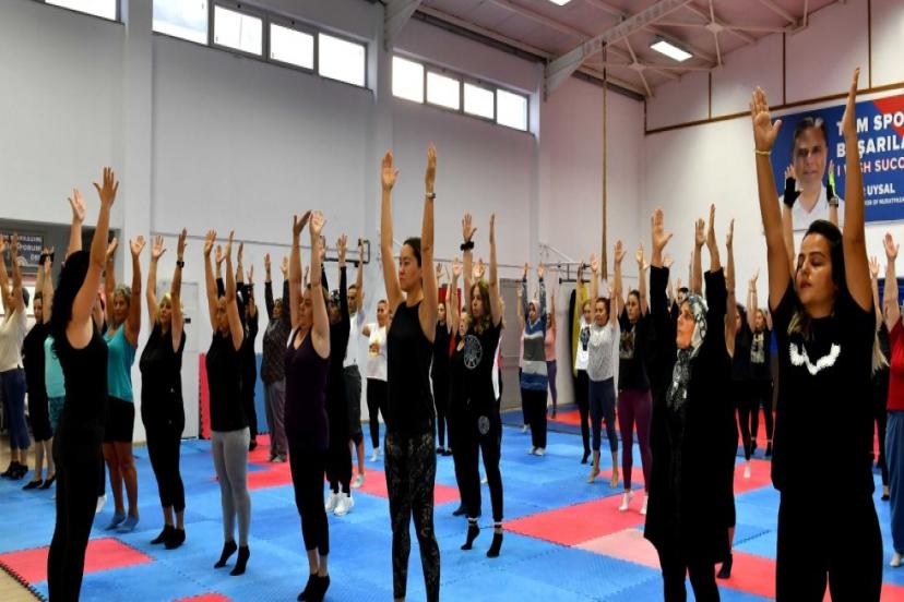 MURATPAŞA’DA GÜNE SPORLA BAŞLIYORLAR