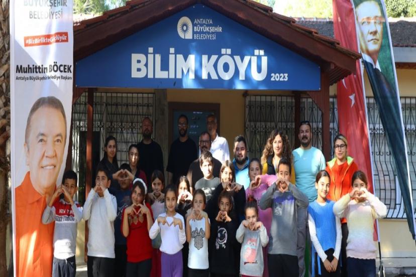 ÖĞRENCİLER ARA TATİLLERİNDE BİLİM KÖYÜ’NDE EĞLENEREK ÖĞRENİYOR