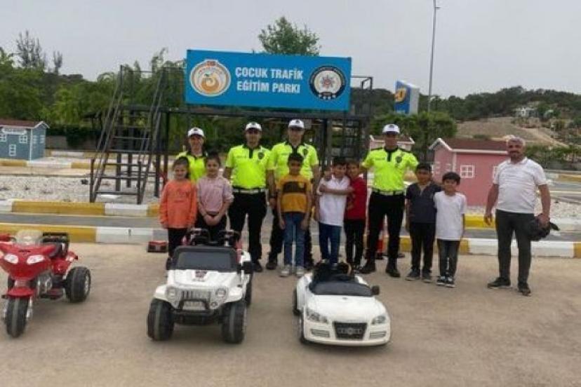 ÖĞRENCİLERE TRAFİK EĞİTİMİ