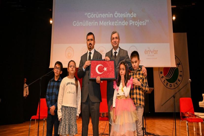 ÖZEL BİREYLERİMİZ GÖNÜLLERİN MERKEZİNDE